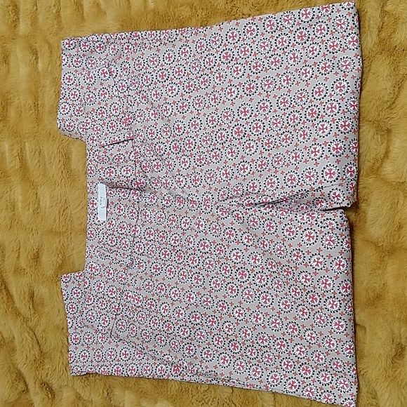 LOFT Cropped Pants - Picture 6 of 14